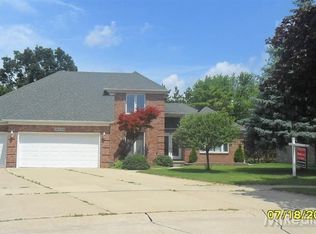 38543 River Park Dr, Sterling Heights, MI 48313