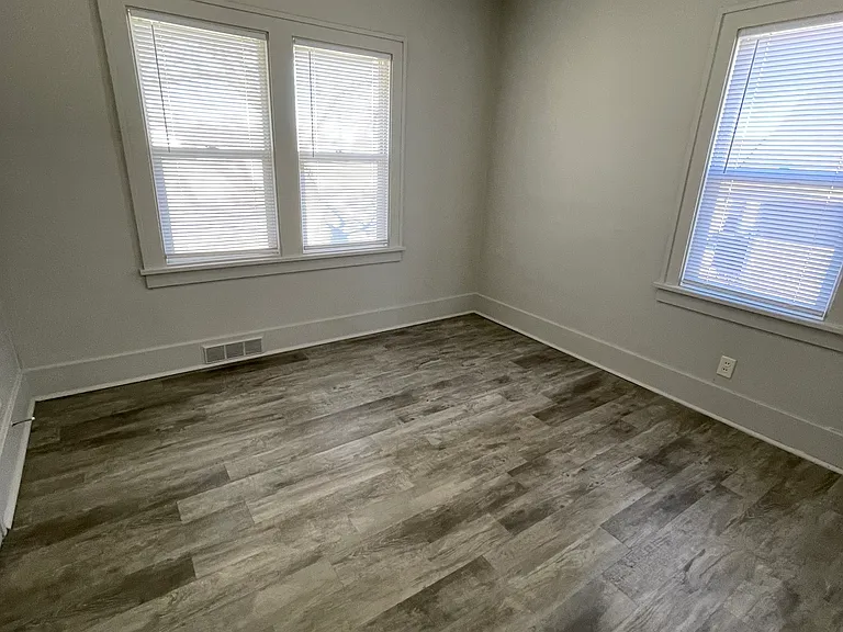 3535 N 45th Ave — Photo 7