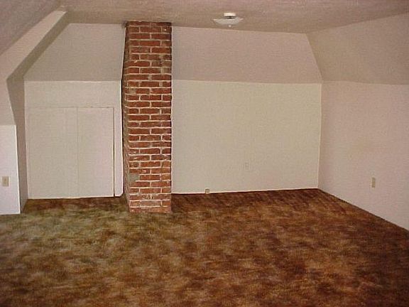 4th image of 209 E Meyers Ave #House