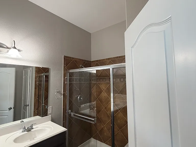 1008 Lucy Ln — Photo 26