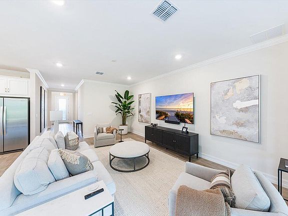 4th image of 311 Tamarindo Ln