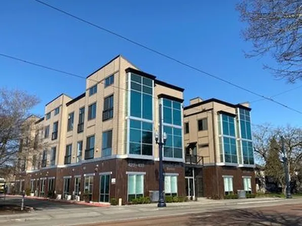 433 SE Washington St #209, Hillsboro, OR 97123