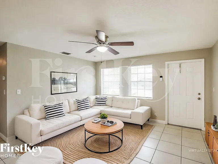 4951 SW 16th St — Photo 4