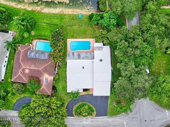 3rd image of 1105 NW 114th Ave