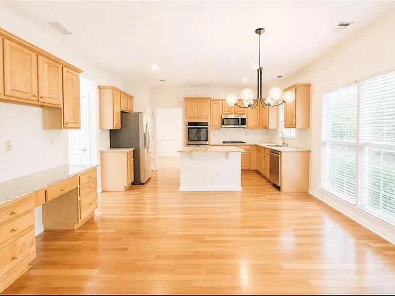 7430 Bronson Way — Photo 3