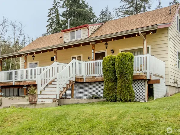 170 E Lakeland Drive, Allyn, WA 98524