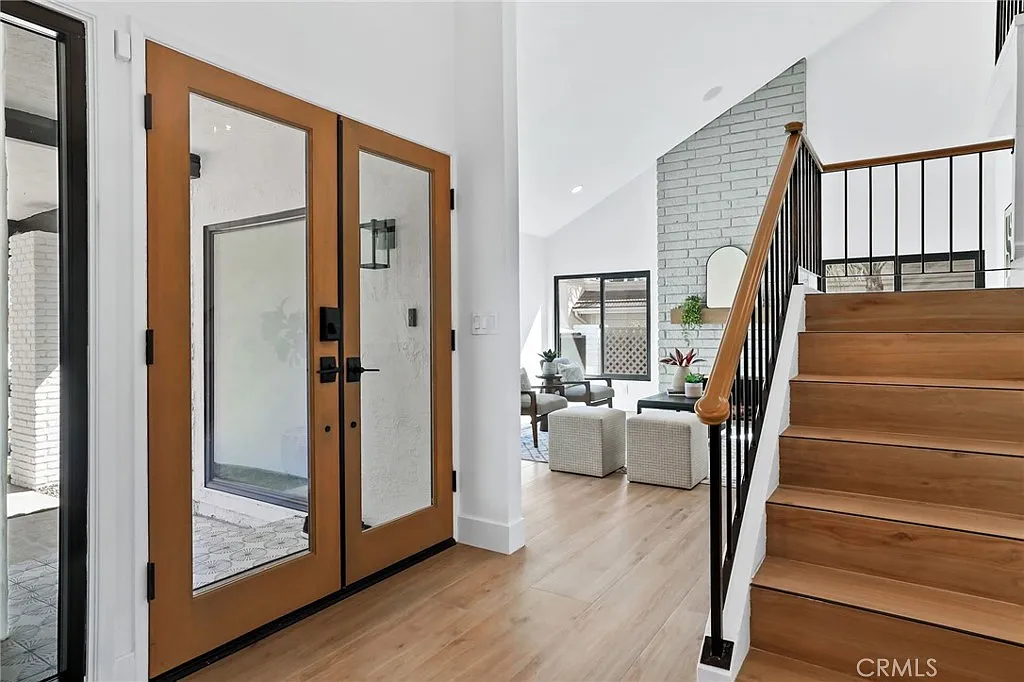 4 bed, 2500 sqft, $9,500 — Photo 4