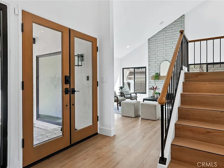 3889 Humboldt Dr — Photo 4