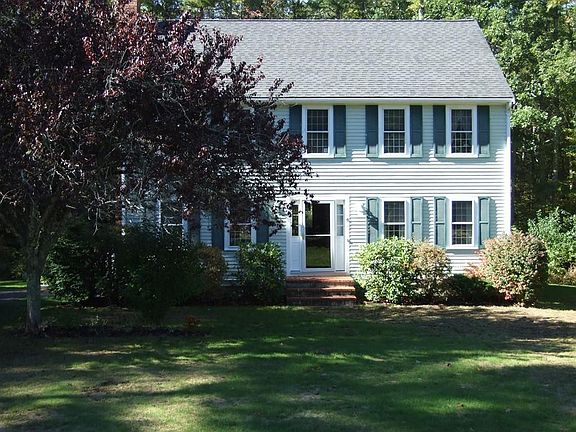 2nd image of 6 Longwood Cir