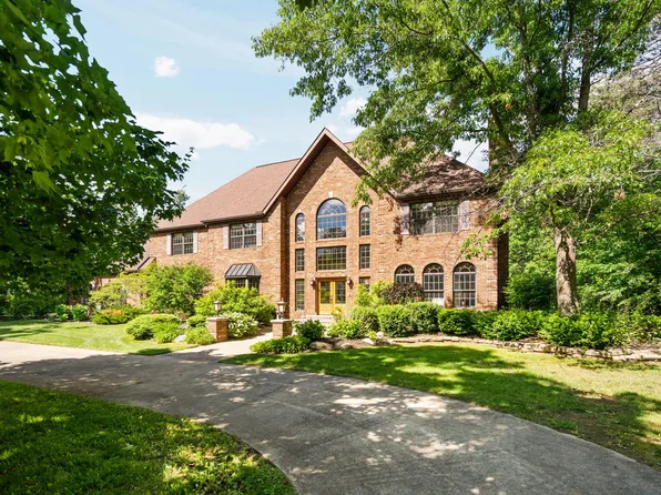 750 Woodcrest Dr, Gaylord, MI 49735