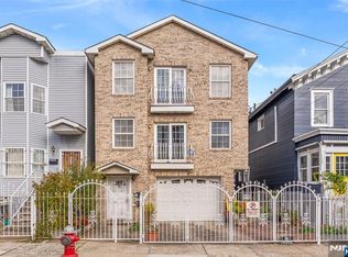 116 Oak St, Jersey City, NJ