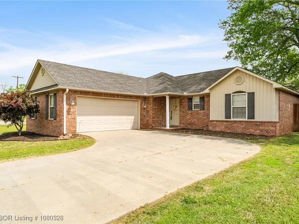 444 Hoyt Ct, Alma, AR 72921