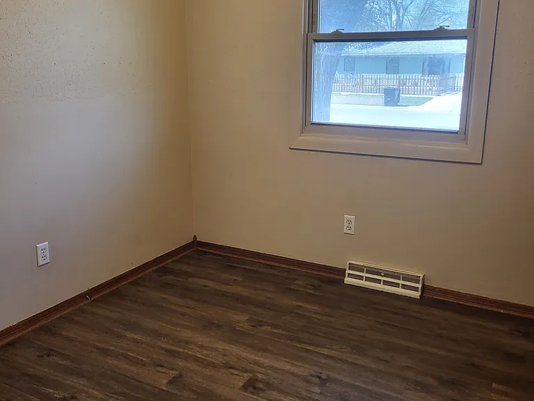 233 E Meade St — Photo 5