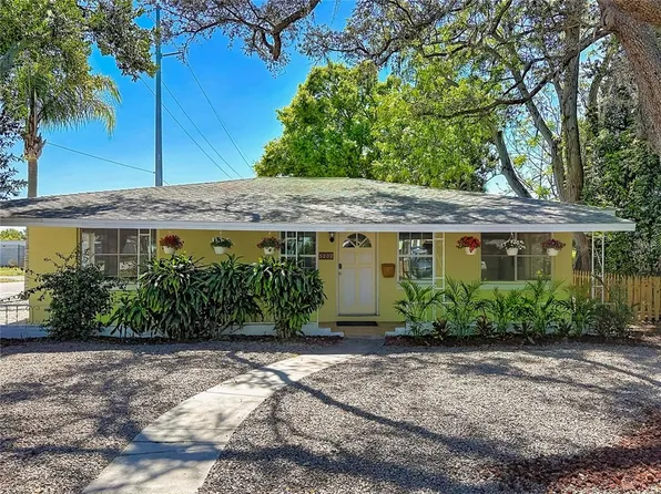 5202 9th Ave S, Gulfport, FL 33707