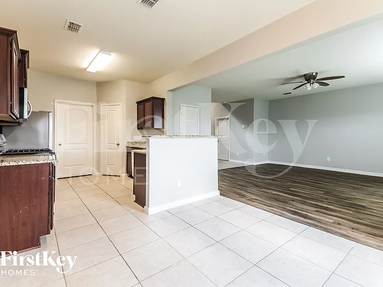 9005 Woodfern Dr — Photo 7