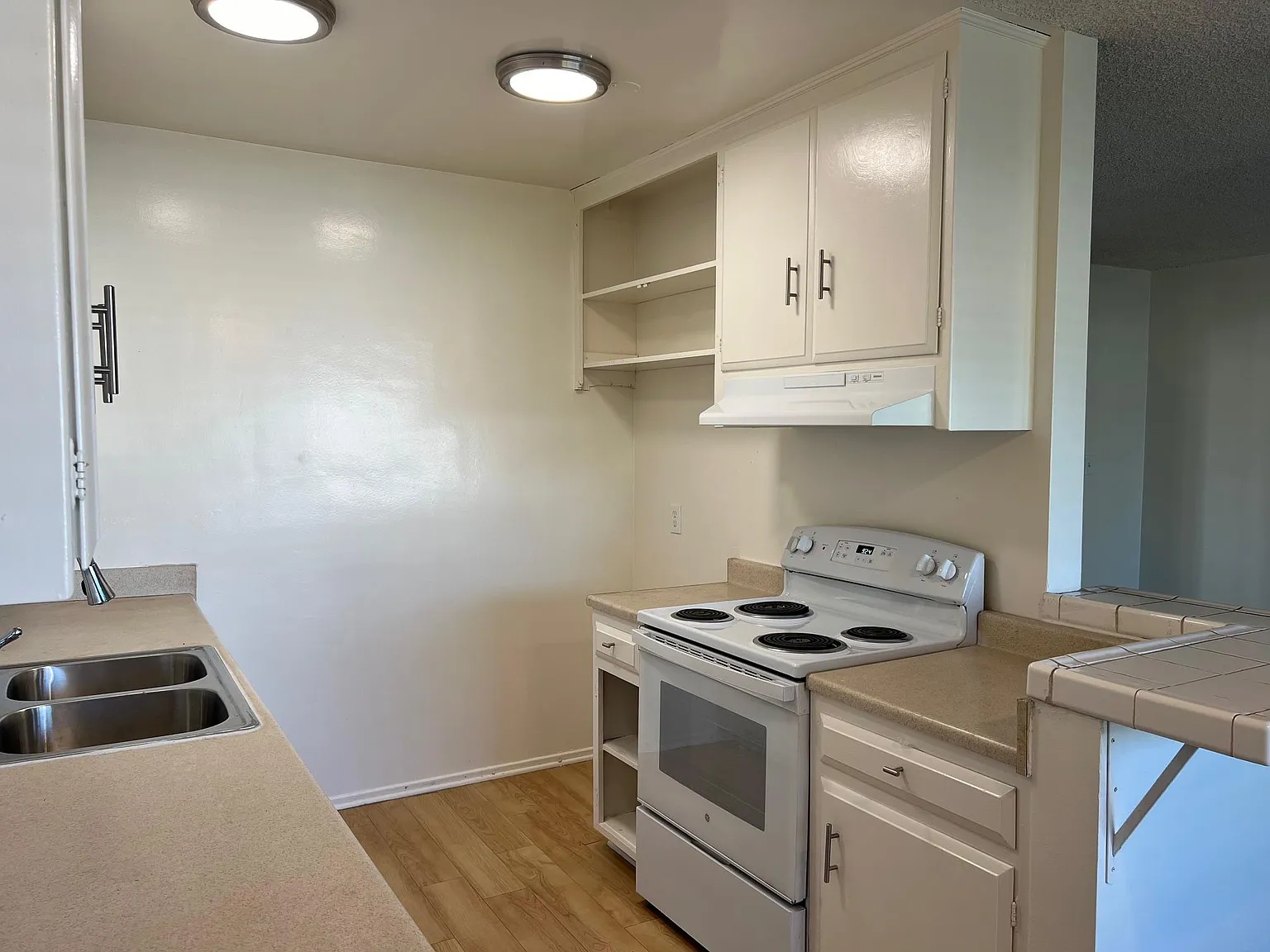 1 bed, 700 sqft, $1,895 — Photo 3
