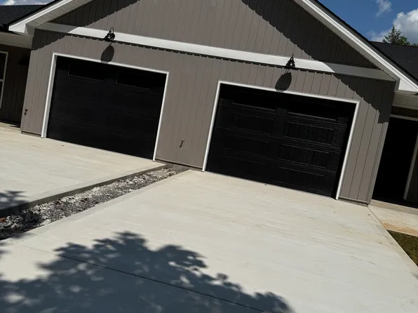 209 E Brushy Valley Dr #A, Powell, TN 37849