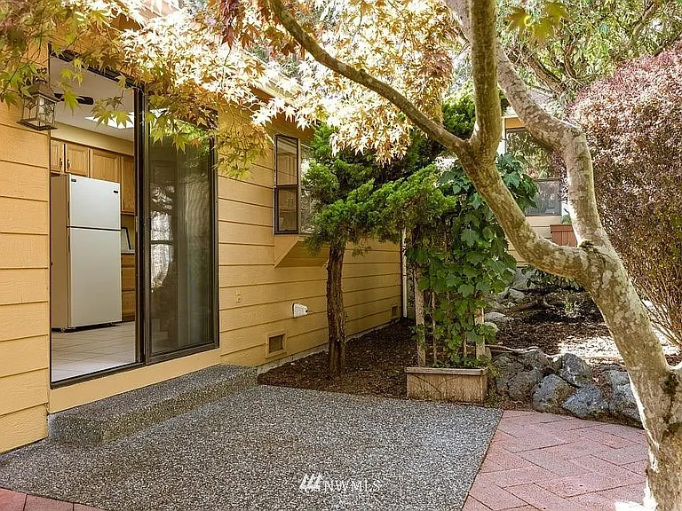 685 NW Atalanta Way #2 — Photo 17