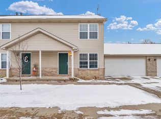 1023 Maple Hill Rd APT 4, Bloomington, IL 61705