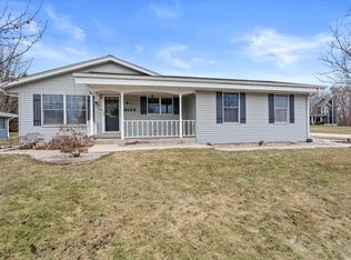 8109 South Forest Meadows DRIVE, Franklin, WI 53132