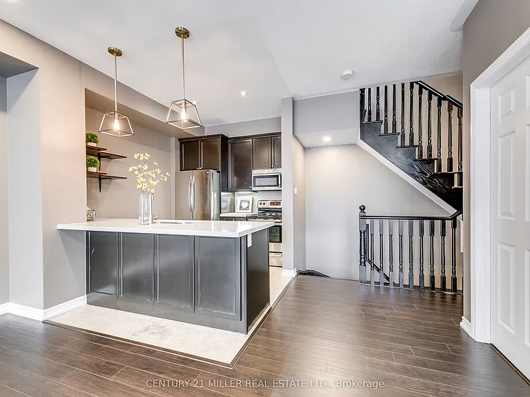 2435 Greenwich Dr #24 — Photo 6