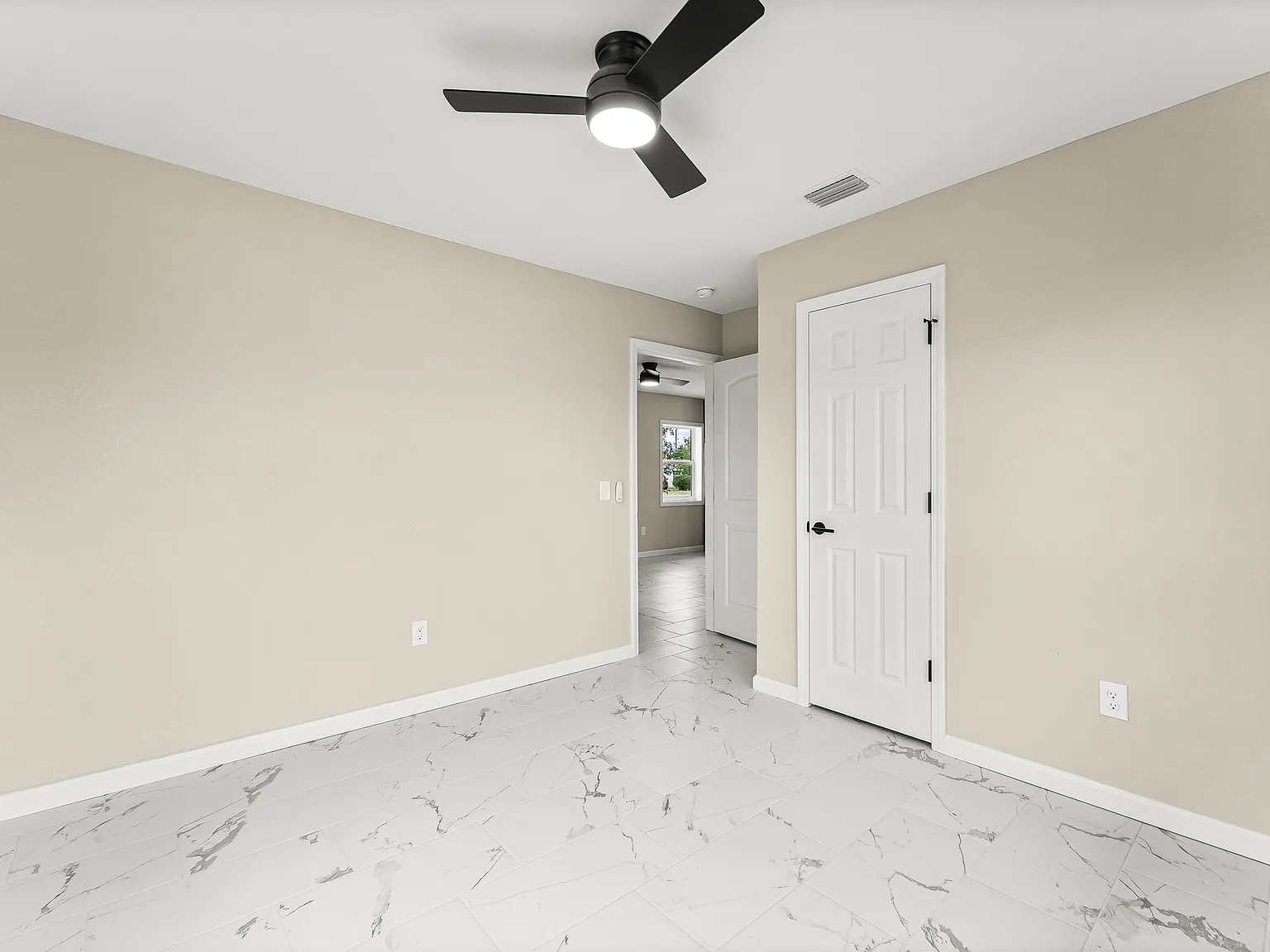 4 bed, 2.5 bath, 1560 sqft, $2,300 — Photo 4