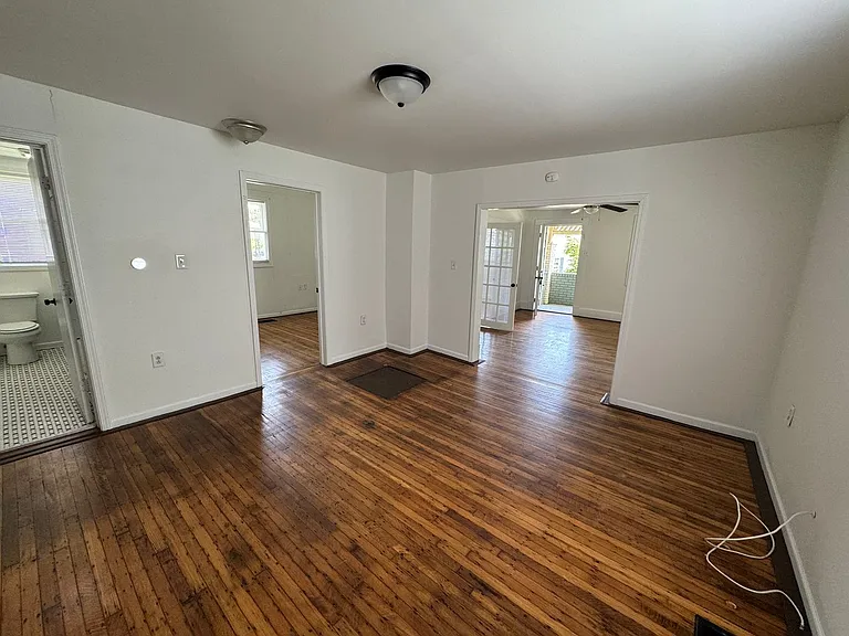 210 N Richland St — Photo 11