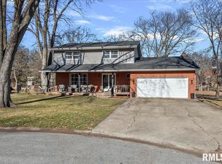 15 Candi Ct, Chatham, IL 62629
