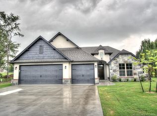 4962 Lighthouse Springs Dr, Grove, OK 74344