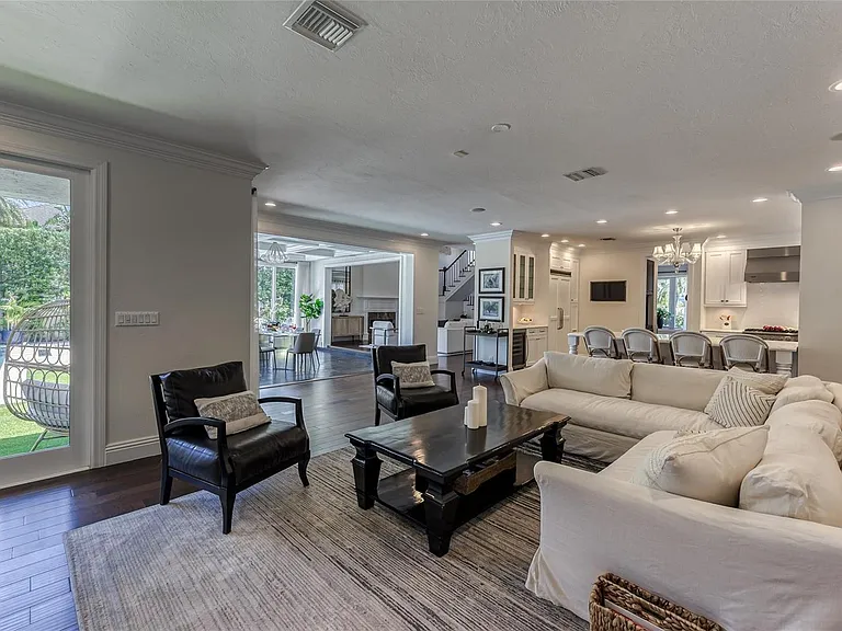 524 Poinciana Dr — Photo 21