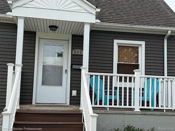 2nd image of 445 W Manatee Ave