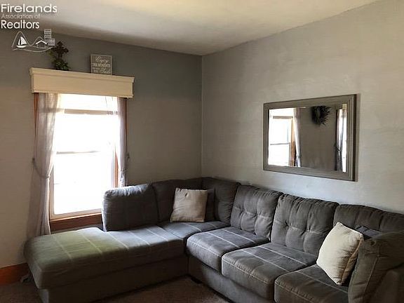 3rd image of 135 Apple St