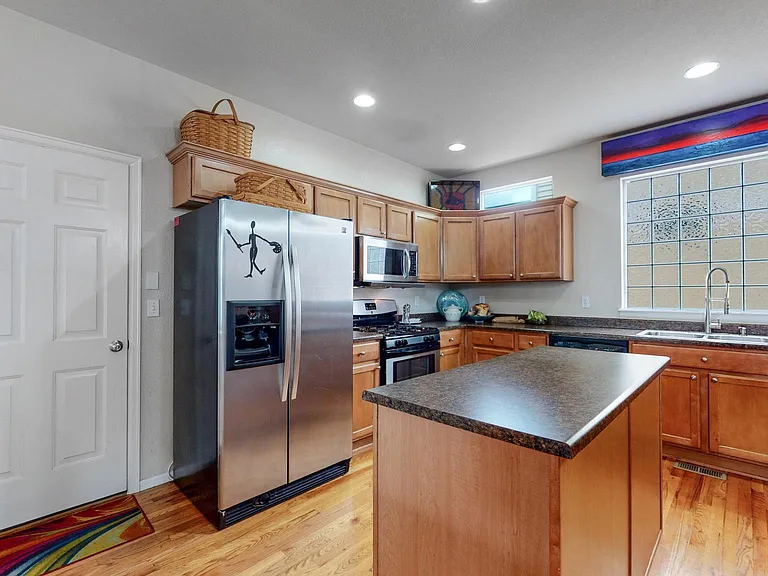 Kitchen with nook