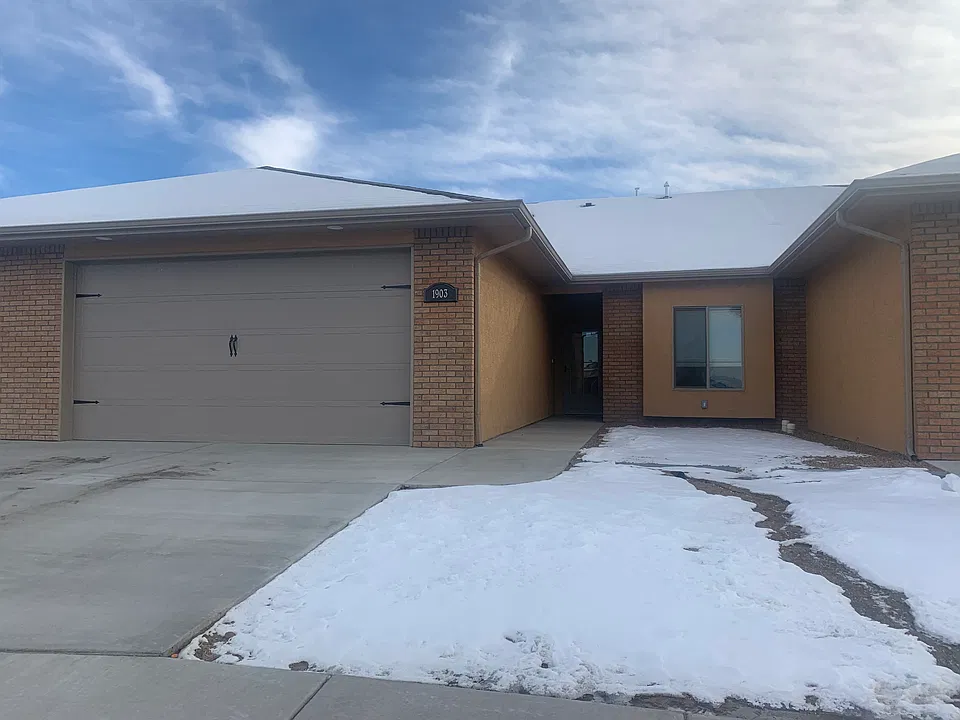 1903 Lynda Ln