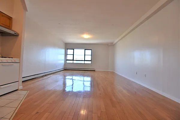 Rented by Bohemia Realty Group | media 6