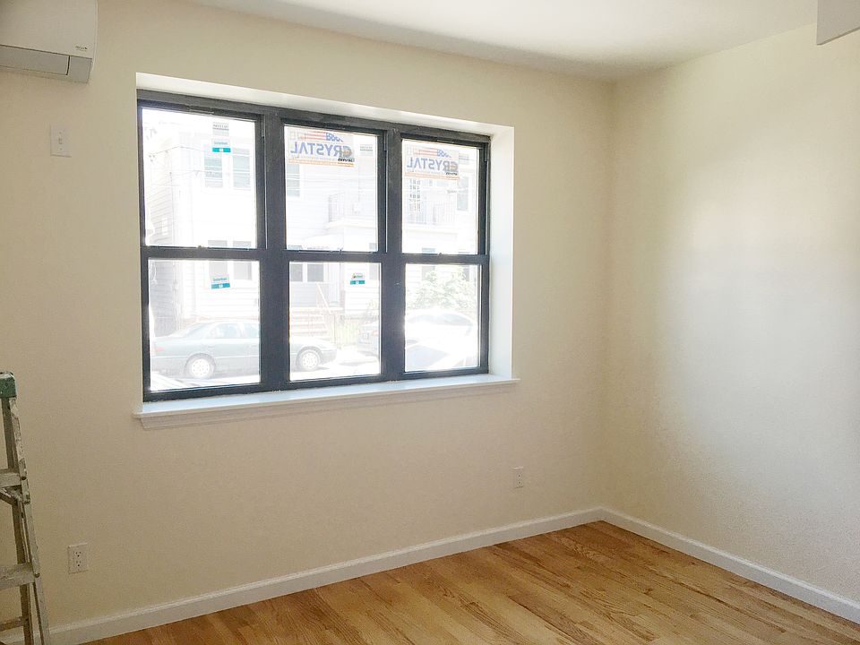1st image of 1830 E 16th St #1