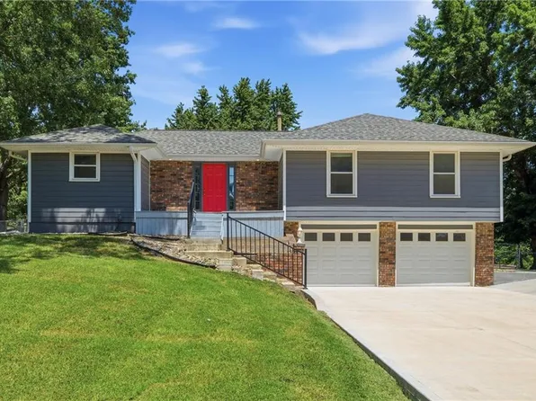 21222 W 70th St, Shawnee, KS 66218