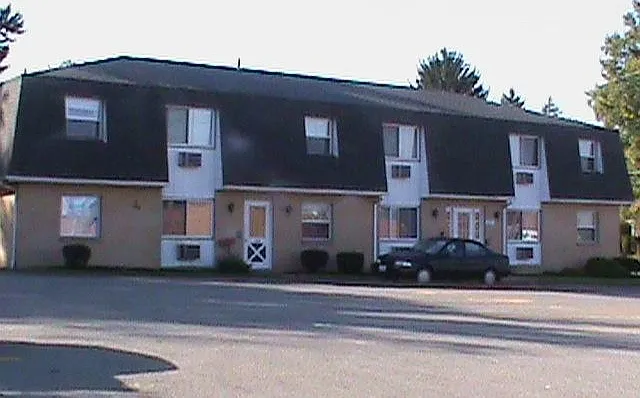 2 bed, 750 sqft, $775 — Photo 1