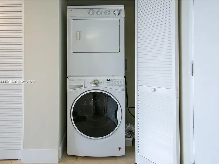 1800 NE 114th St #1502 — Photo 22
