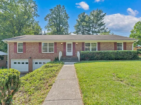 5460 Stoneybrook Dr, Roanoke, VA 24018