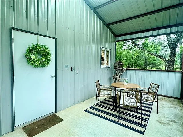 1 bed, 1.0 bath, 400 sqft, $1,300 — Photo 2