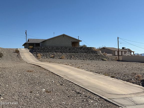 2nd image of 3020 Aladdin Dr