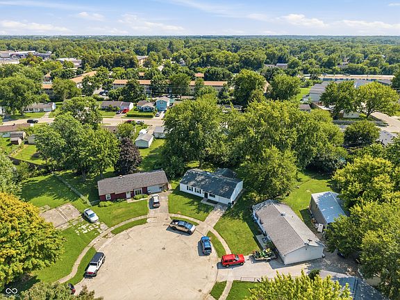 3rd image of 3944 Diamond Ct