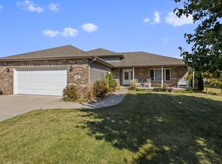 841 Daisy Cir NE, Demotte, IN 46310