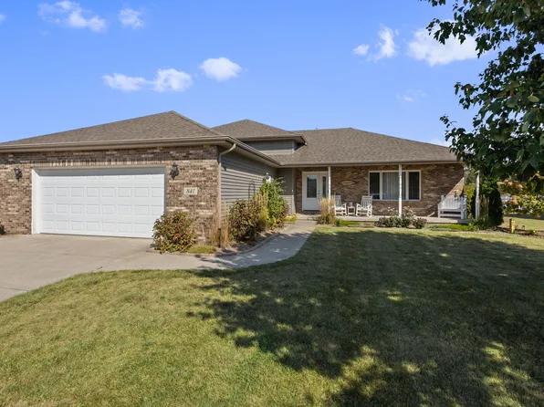 841 Daisy Cir NE, Demotte, IN 46310