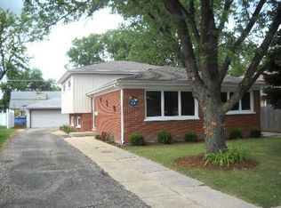 212 W Natoma Ave, Addison, IL 60101