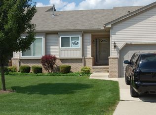 29297 Red Maple Dr, Chesterfield, MI 48051