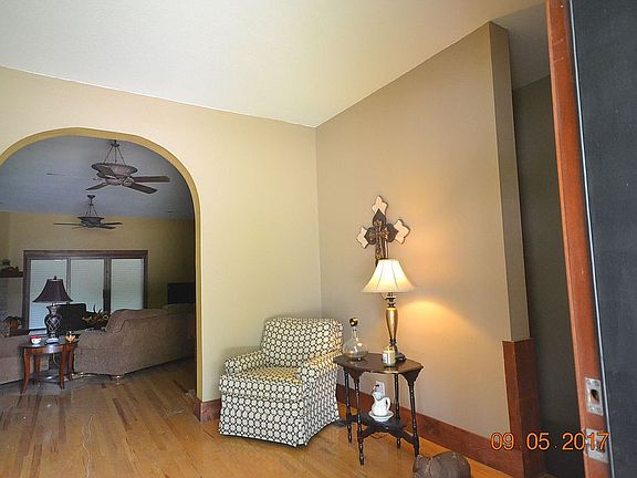 4th image of 6 Marinda Ln