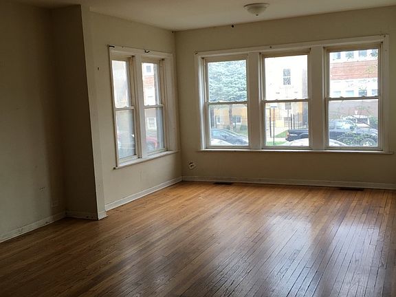 2nd image of 6424 N Claremont Ave #1