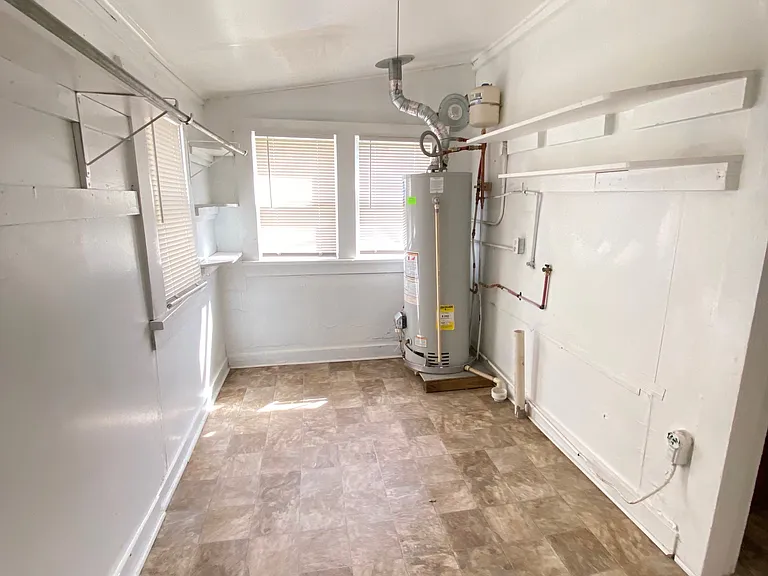 1345 SW 27th St — Photo 24